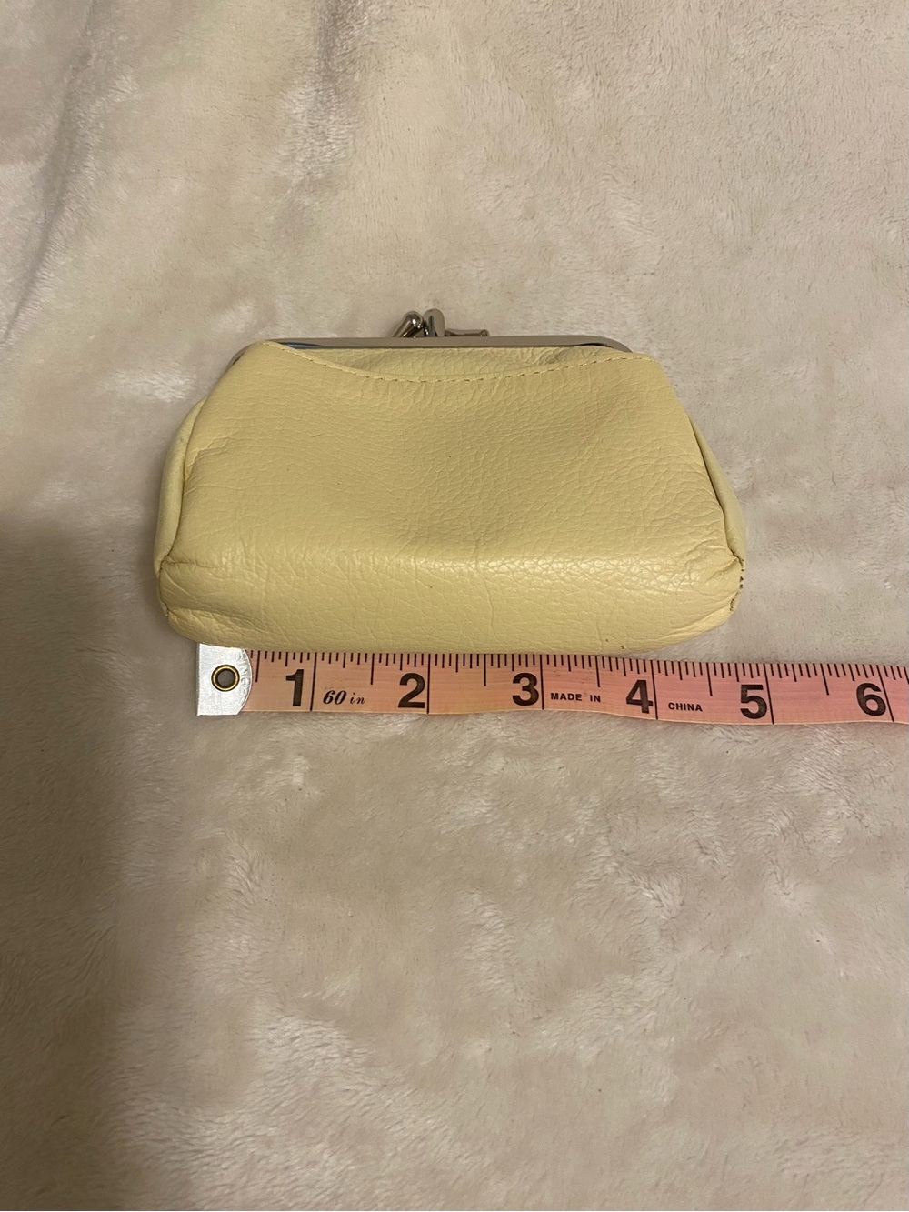 đ¸ Buxton Pale Yellow Leather Kiss-Lock Coin Purse - Picture 9 of 11